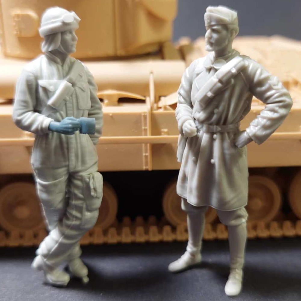 Model Kit Italeri - 1/35 Italian tankers set, resting state,